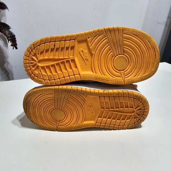 Nike Jordan 1 Mid Taxi (TD) 640735 701 Kid's Size 8C Black/White - Picture 10 of 12